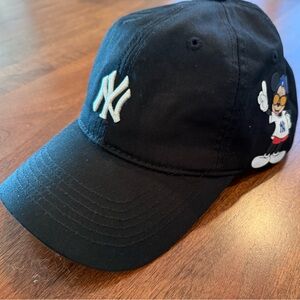 NY Yankees Cap with Mickey Character